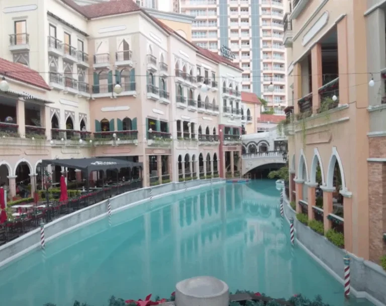 VENICE-GRAND-CANAL-MALL